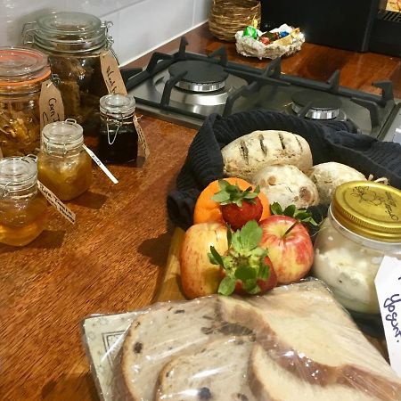 Tully Cottage B&B 圣海伦斯 外观 照片