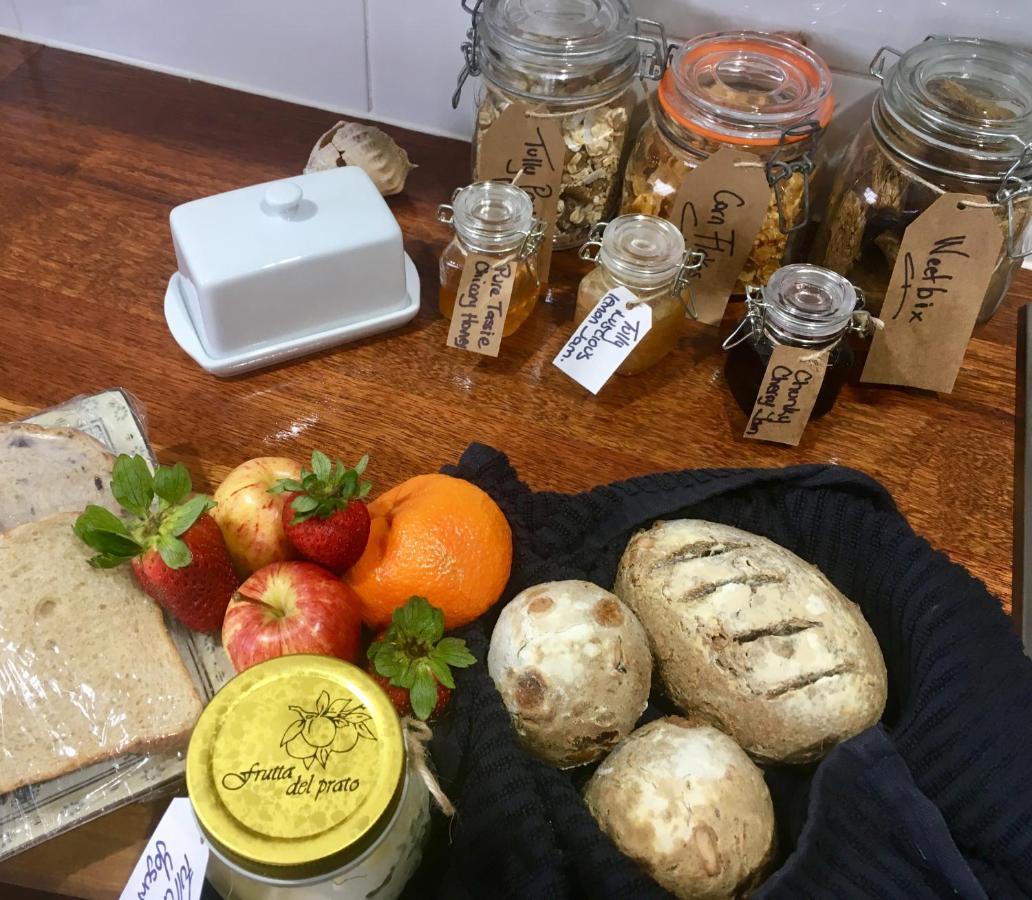 Tully Cottage B&B 圣海伦斯 外观 照片
